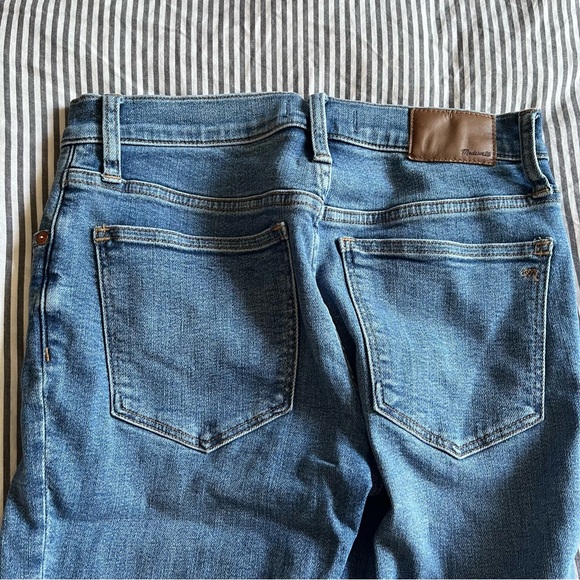 Skinny cropped ankle jeans with button fly in short length - Picture 5 of 7